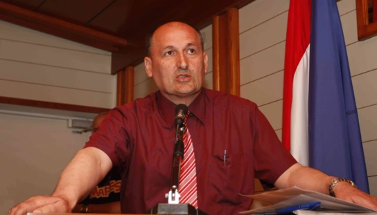 Danas ispraćaj prof. Ivana Ivande, u zgradi Grada Makarske otvorena knjiga žalosti